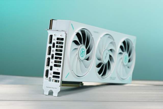 50系N卡中最该买的三风扇甜品华硕ATS-RTX 5060-O8G巨齿鲨测评(图19)