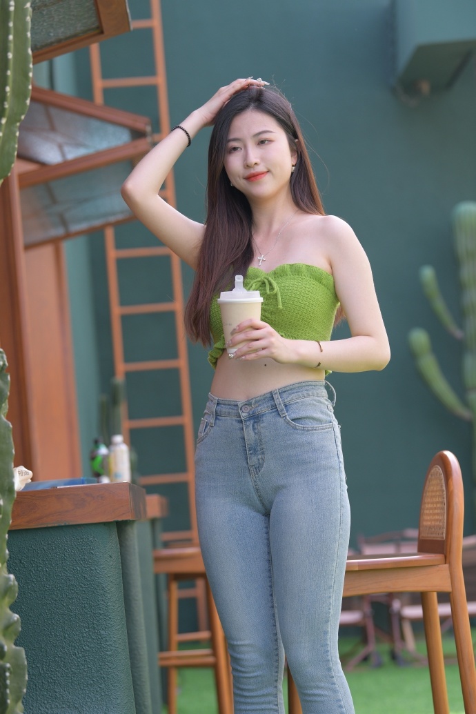 男生把坤坤插到女生的坤坤里面(图1)