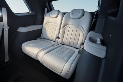 被问爆的家用SUV!2026款东风奕派eπ008凭大空间 + 高安全成20万级首选(图2)