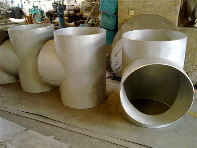 巨薪合金三通四通弯头管件DN150-DN1000管道定制大小头齐全