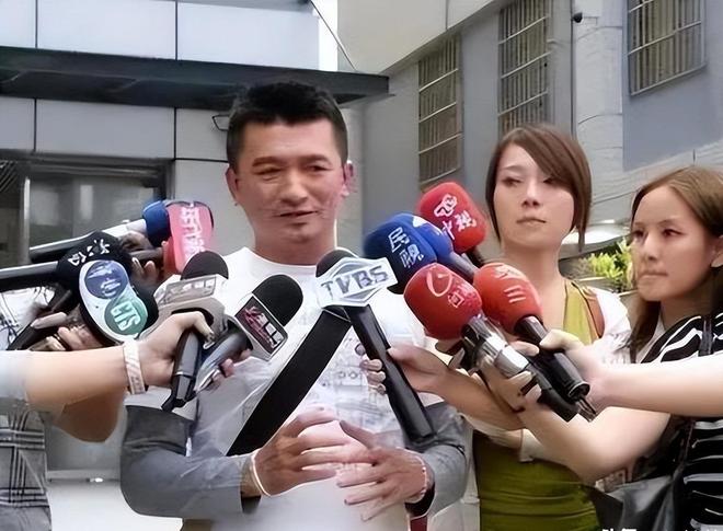 亿万富豪娶日本妻负债15亿被抛弃摆摊还债14亿59岁累死街头(图13)