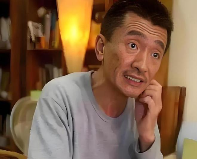 亿万富豪娶日本妻负债15亿被抛弃摆摊还债14亿59岁累死街头(图2)