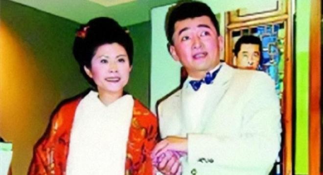 亿万富豪娶日本妻负债15亿被抛弃摆摊还债14亿59岁累死街头(图8)