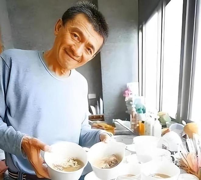 亿万富豪娶日本妻负债15亿被抛弃摆摊还债14亿59岁累死街头(图17)