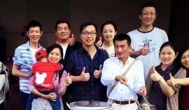 亿万富豪娶日本妻负债15亿被抛弃摆摊还债14亿59岁累死街头(图22)