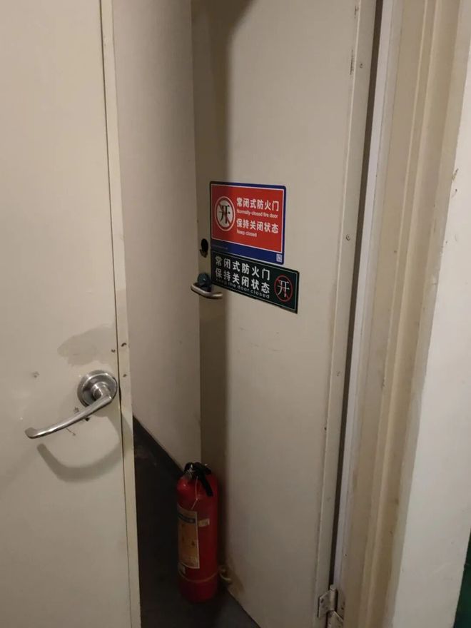 直击深圳多区高层建筑消防细节!记者走访多处接报即改(图7)