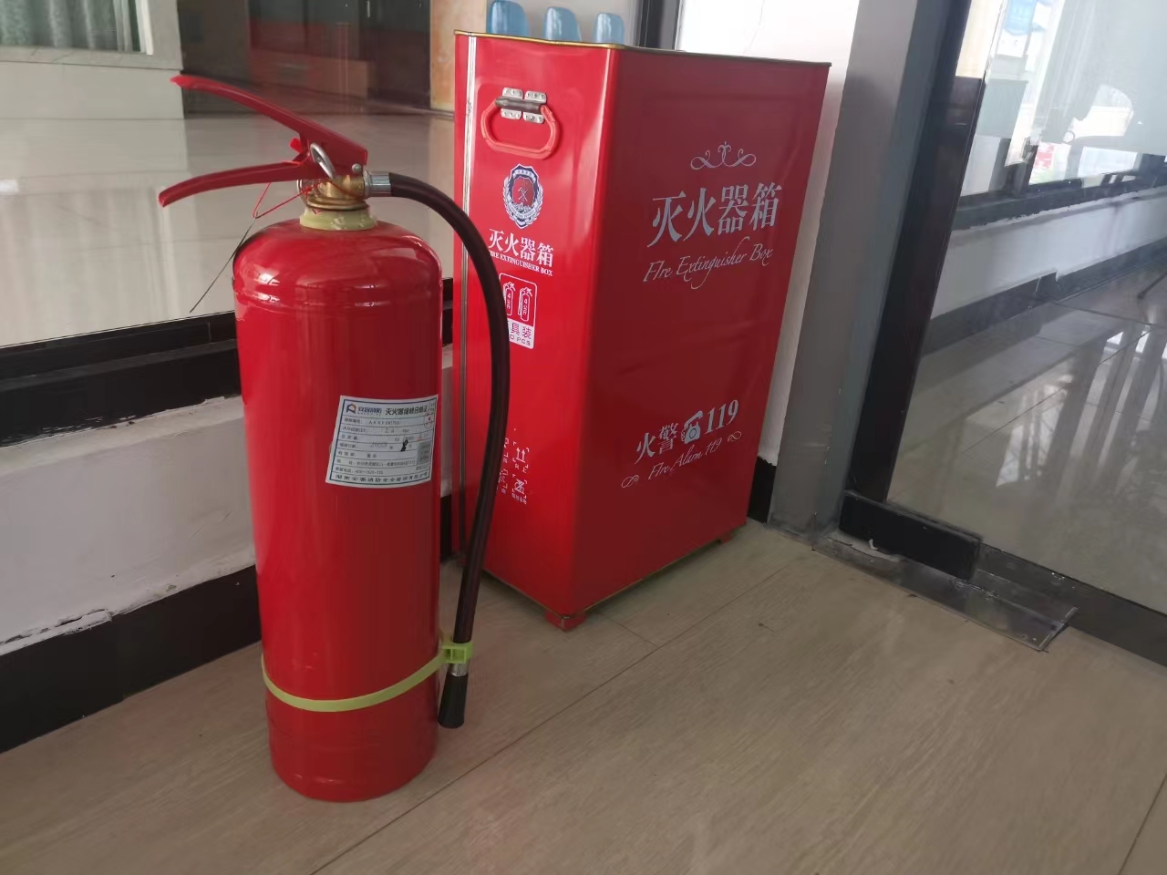 海口消防送消防器材进农村