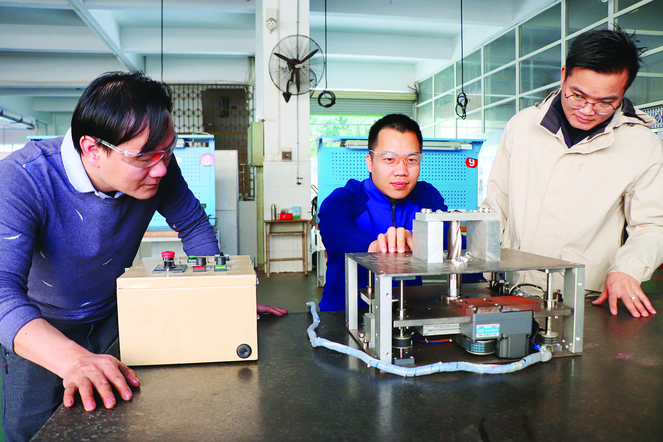 新能源汽车电池起火不用慌！这款灭火神器能“分钟级”控火(图2)