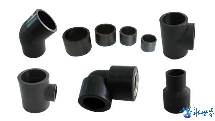 焊接四通是不锈钢管件也叫不锈钢四通、十字通、快装四通。焊接四通应用于乳品、食品、啤酒、饮料、制药、化妆品等工业领域;制造工艺均可按照不同的光洁度、材质和工业标准具有结构简单、造型美观、拆装快捷操作灵活流体阻力小