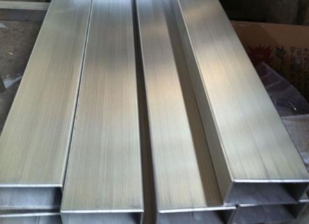 304不锈钢管具有高抗腐蚀能力(图1)